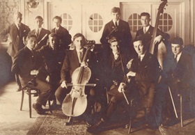 Junges Salonorchester, 1925/26, fotografiert im Hotel Wittelsbach